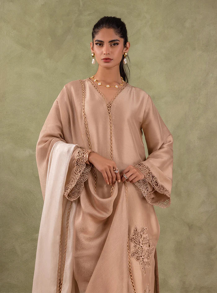 Zainab Chottani | Eid Edit 24 | Coral Champagne