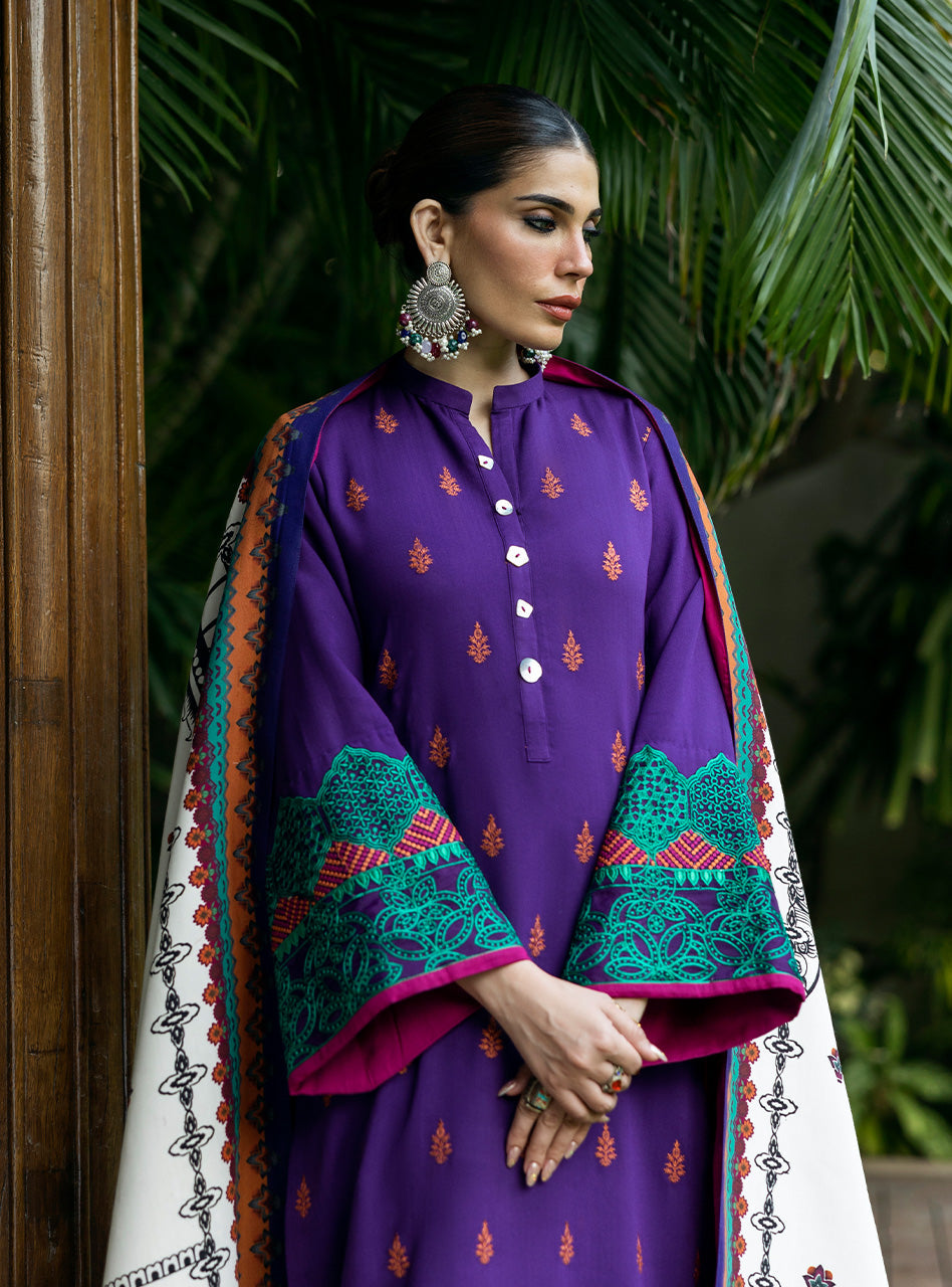 Zainab Chottani | Winter Shawls 24 | Vaniza