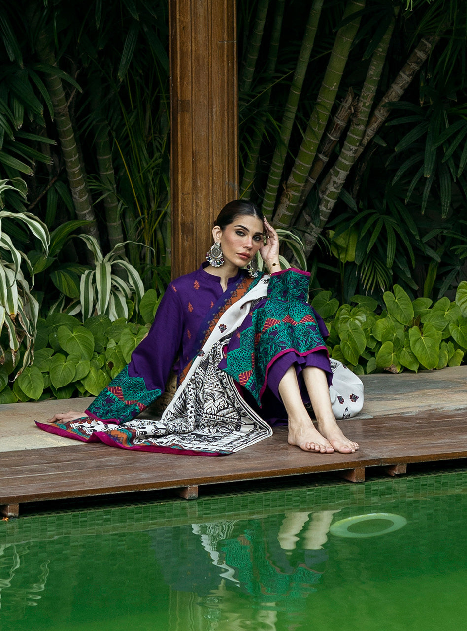 Zainab Chottani | Winter Shawls 24 | Vaniza