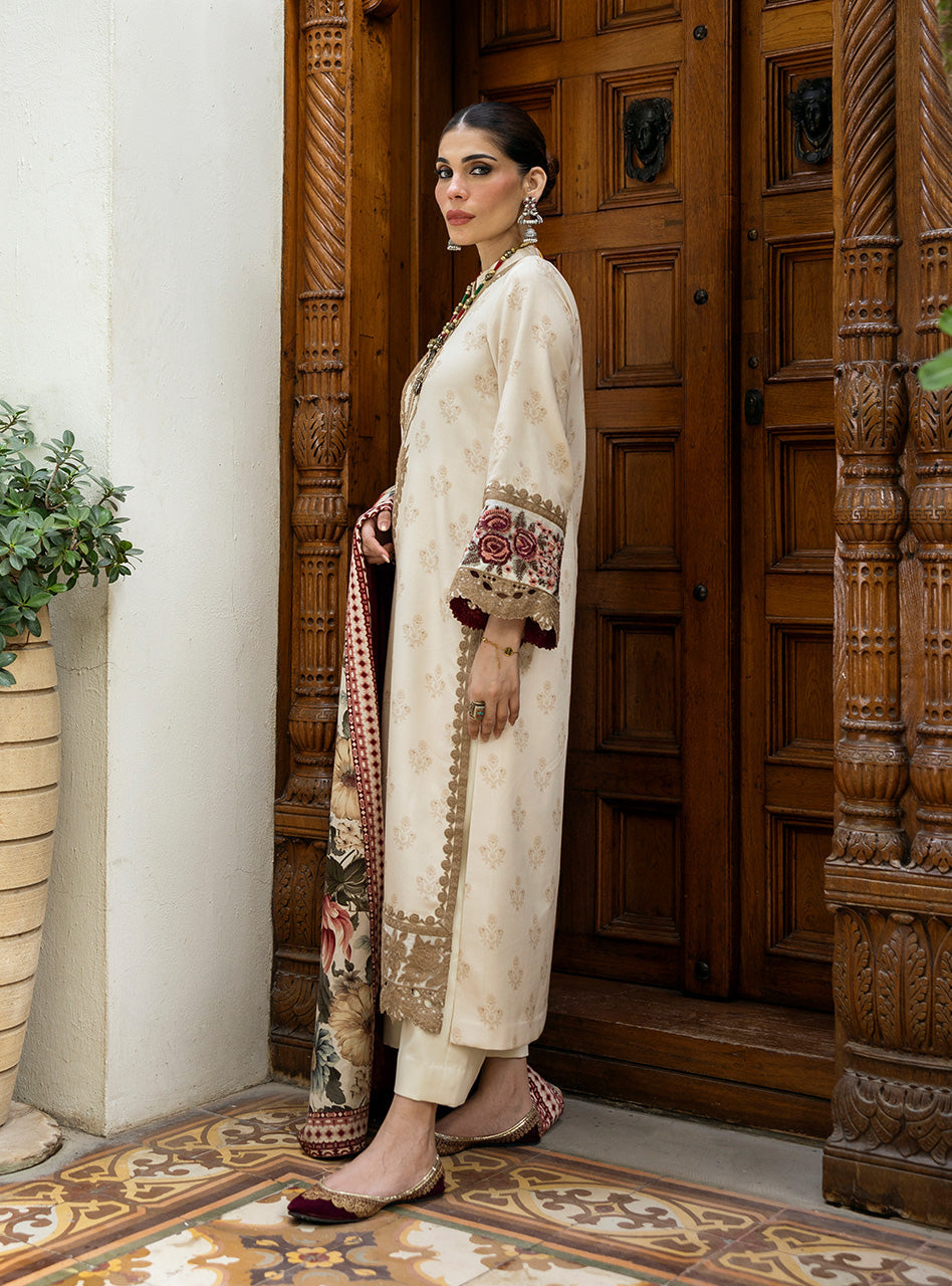 Zainab Chottani | Winter Shawls 24 | Shyna