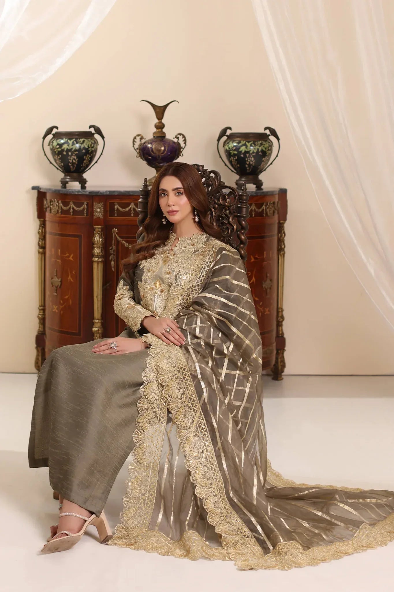 Musferah saad | AMOR A LA VIDA | Olive Taupe