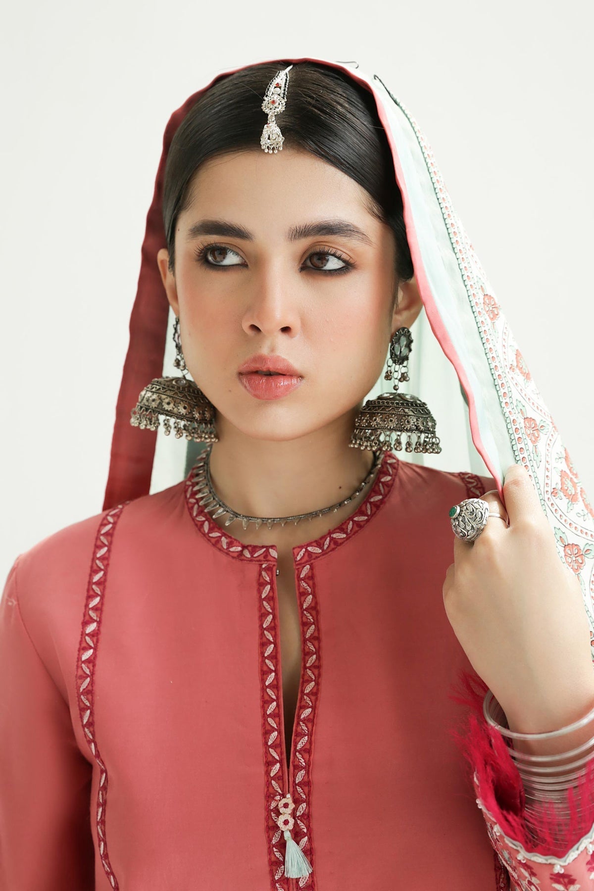 Zara Shahjahan | Luxury Lawn 24 | SANDAL-10B