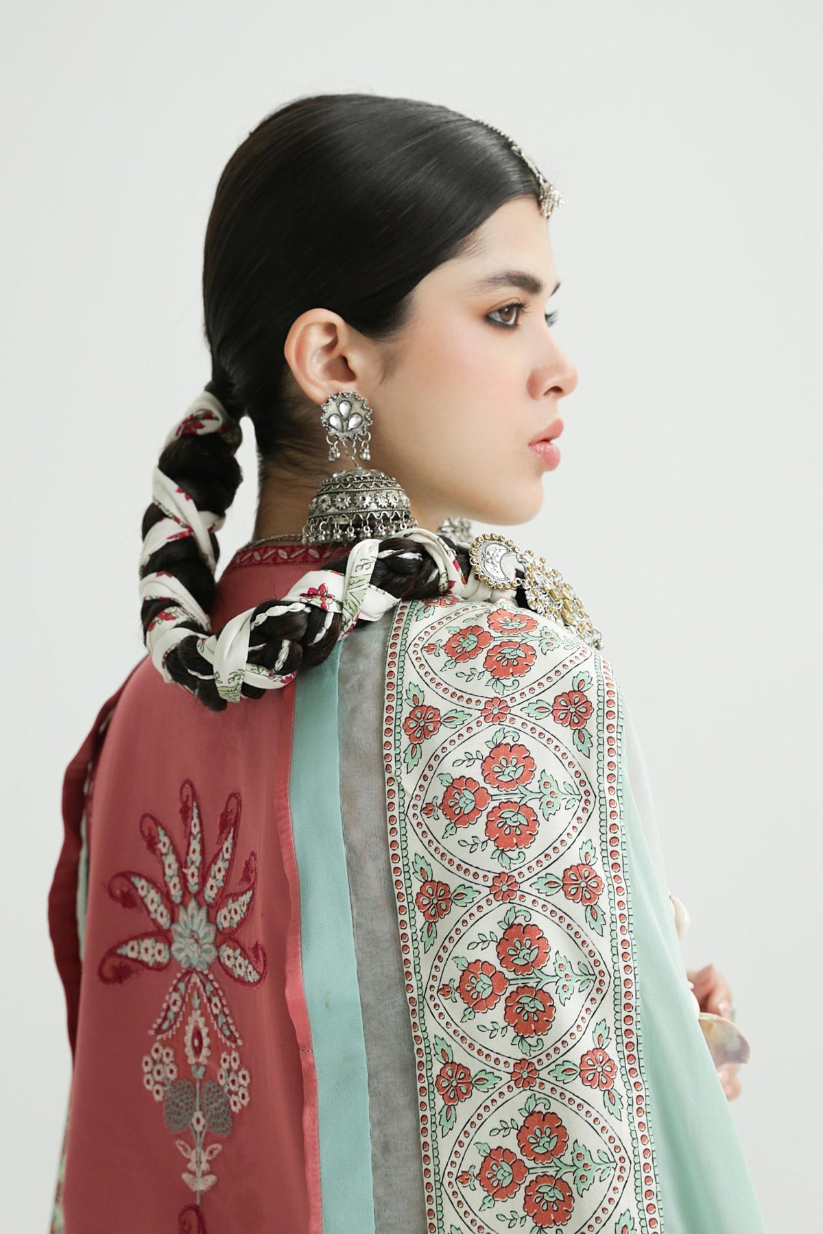 Zara Shahjahan | Luxury Lawn 24 | SANDAL-10B