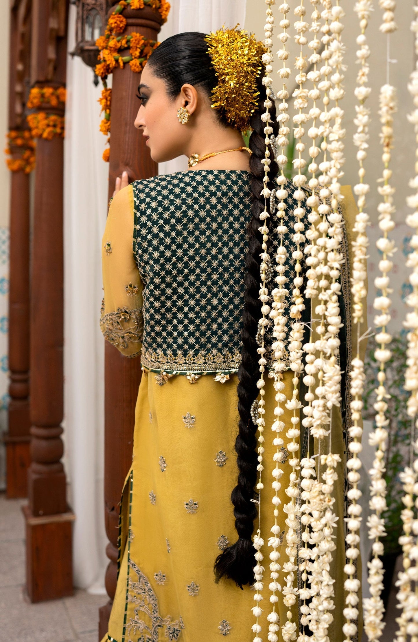 Zarin by Eleshia Embroidered Organza 3Pc Suit D-05 Oriana - Riwayat-e-khas