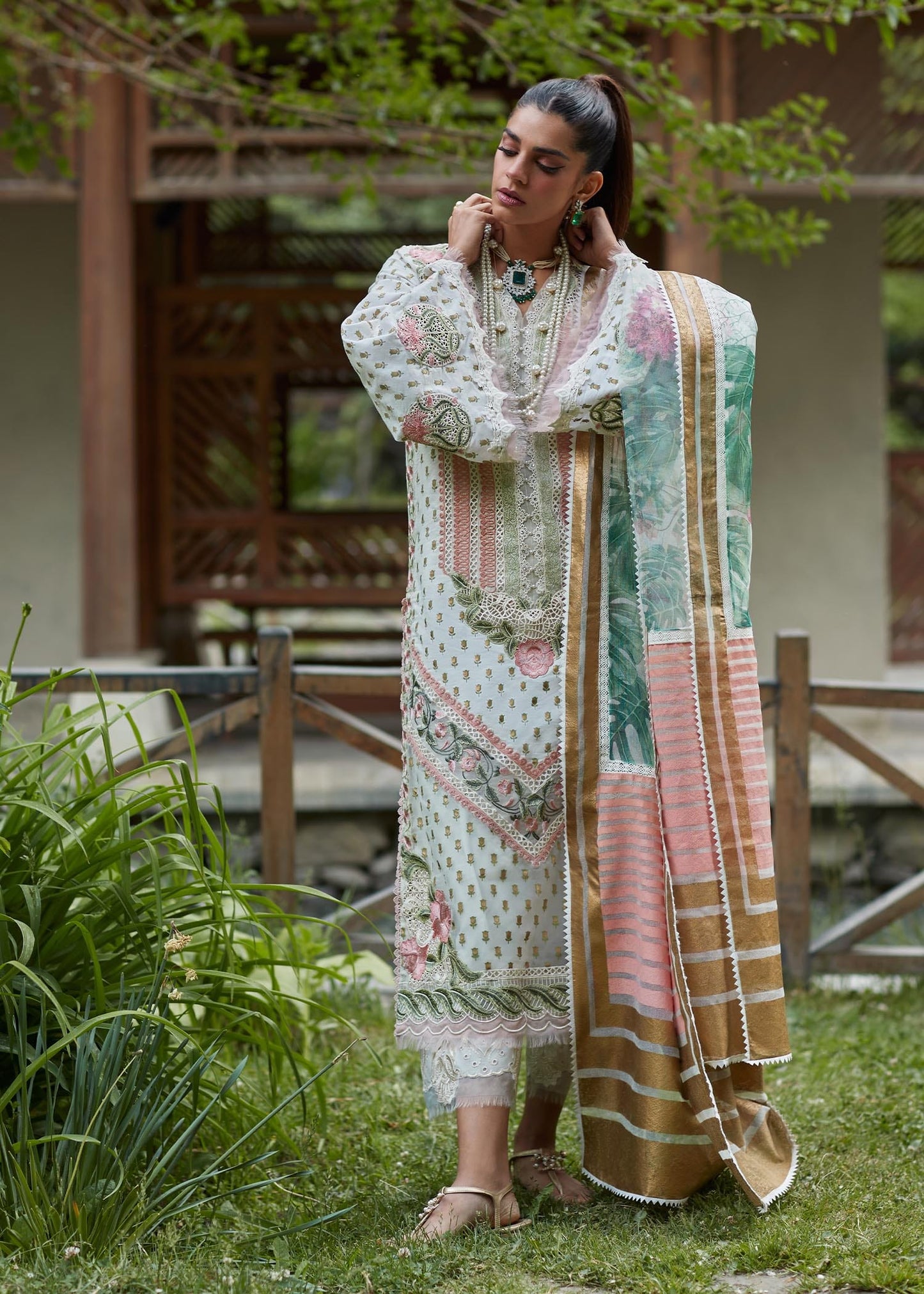 CRIMSON LUXE LAWN Shigar - D5 A Stitched - Riwayat-e-khas