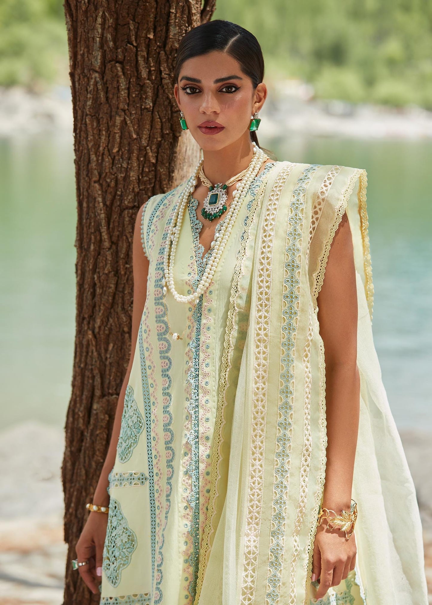 CRIMSON LUXE LAWN Medley of Lace - D7 B - Riwayat-e-khas