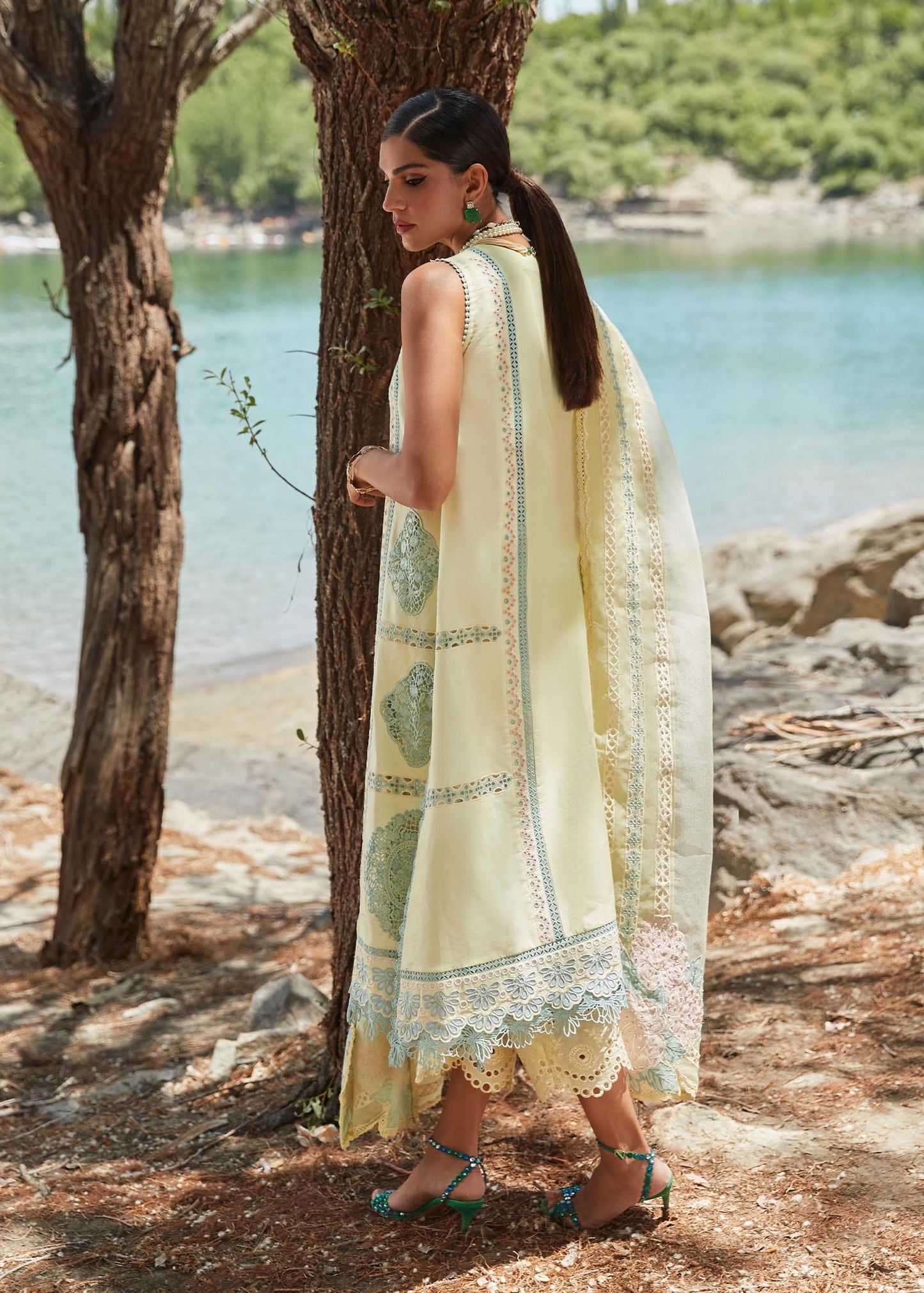 CRIMSON LUXE LAWN Medley of Lace - D7 B - Riwayat-e-khas