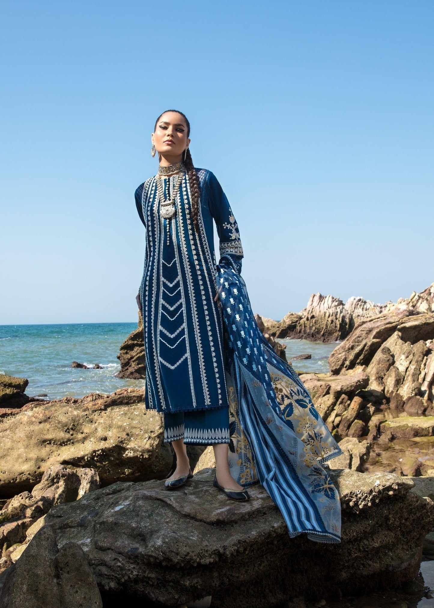 CRIMSON Embroidered Lawn Marori Dreams - D4 A - Riwayat-e-khas