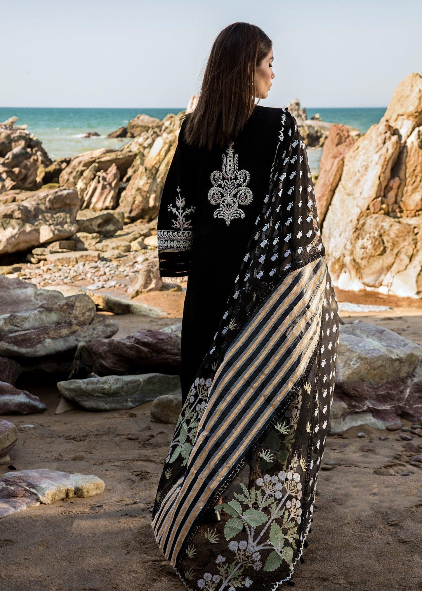 CRIMSON Embroidered Lawn Marori Dreams - D4 B - Riwayat-e-khas