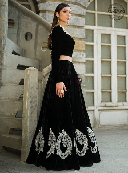 Zainab Chottani | Semi Formals | JET DIAMOND