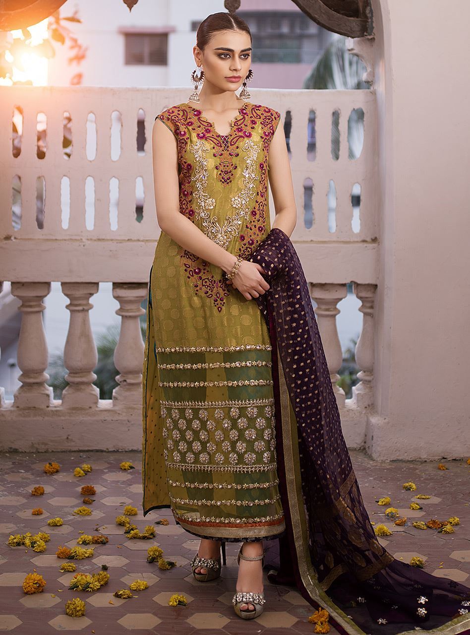 Zainab Chottani | Semi Formals | KIRANA