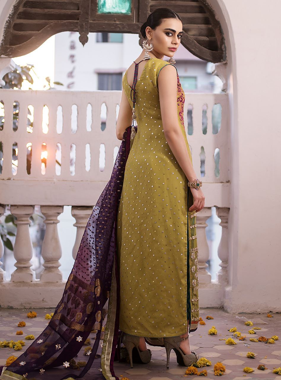 Zainab Chottani | Semi Formals | KIRANA