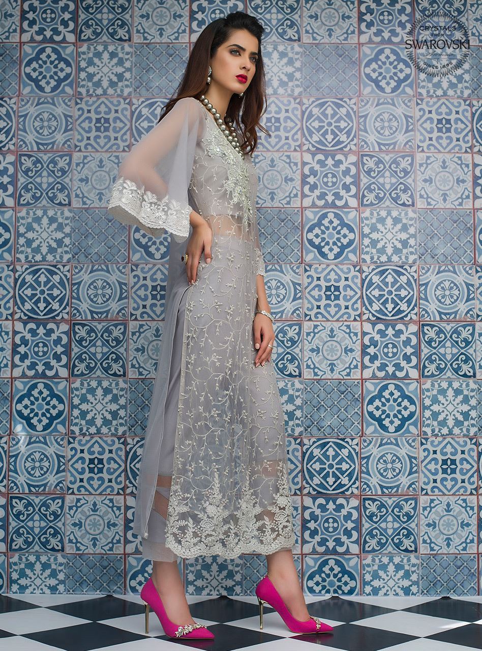 Zainab Chottani | Semi Formals | SILVER ILLUSION