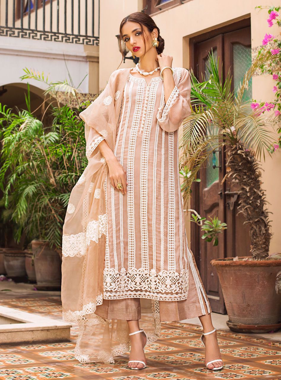 Zainab Chottani | Luxury Pret | CRÈME DUST