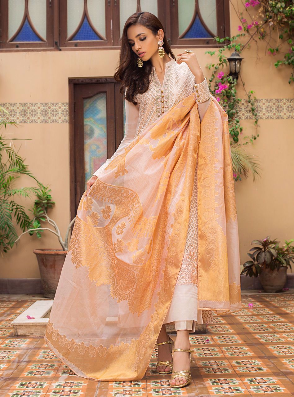 Zainab Chottani | Luxury Pret | PEARLY PEACH