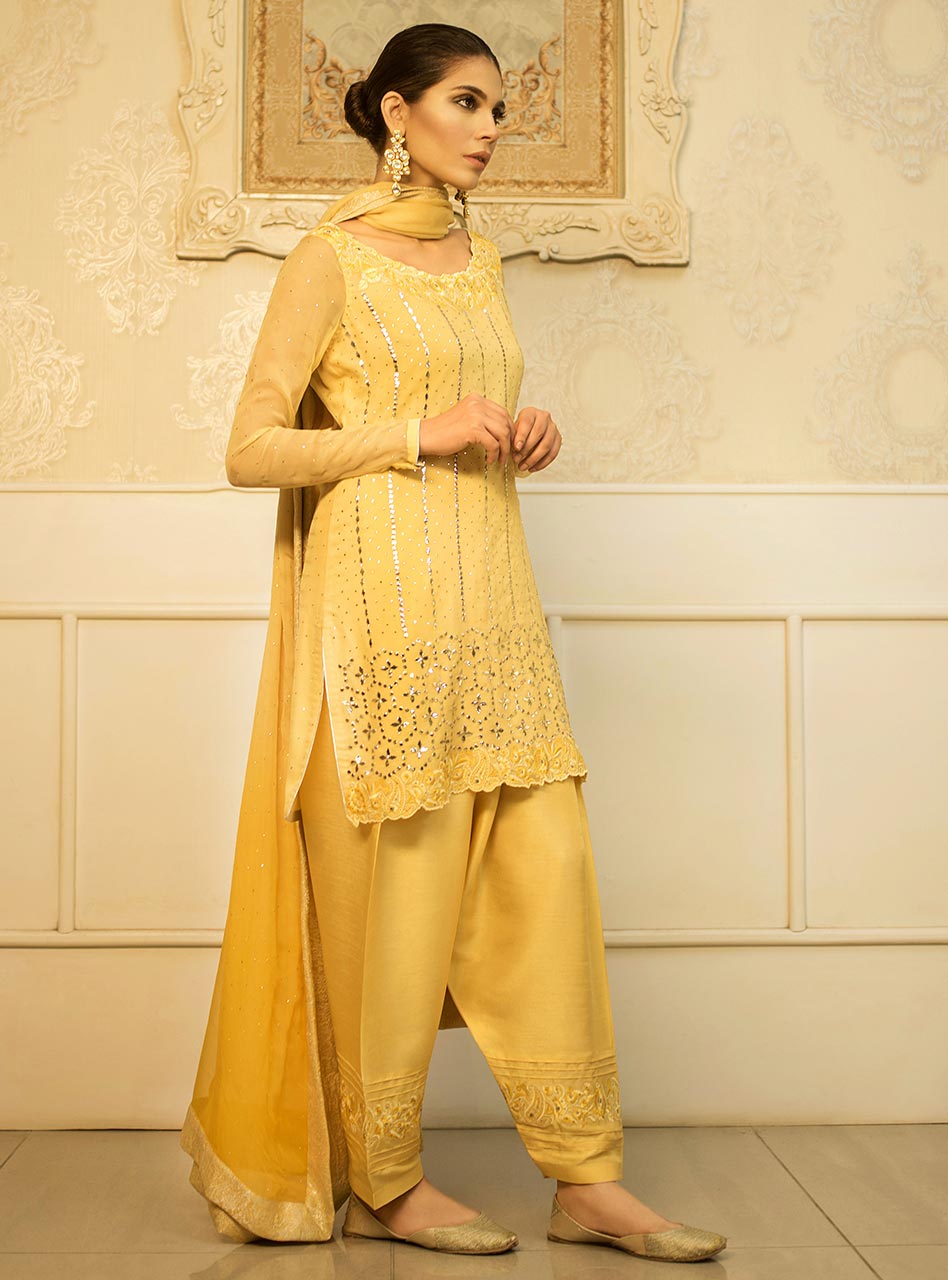 Zainab Chottani | Semi Formals | AMBER OPAL