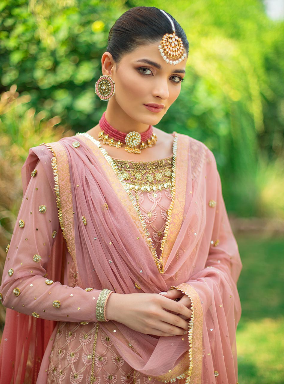 Zainab Chottani | Semi Formals | ITAR