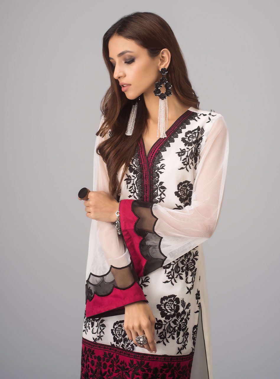 Zainab Chottani | Luxury Pret | BLACK ROSE