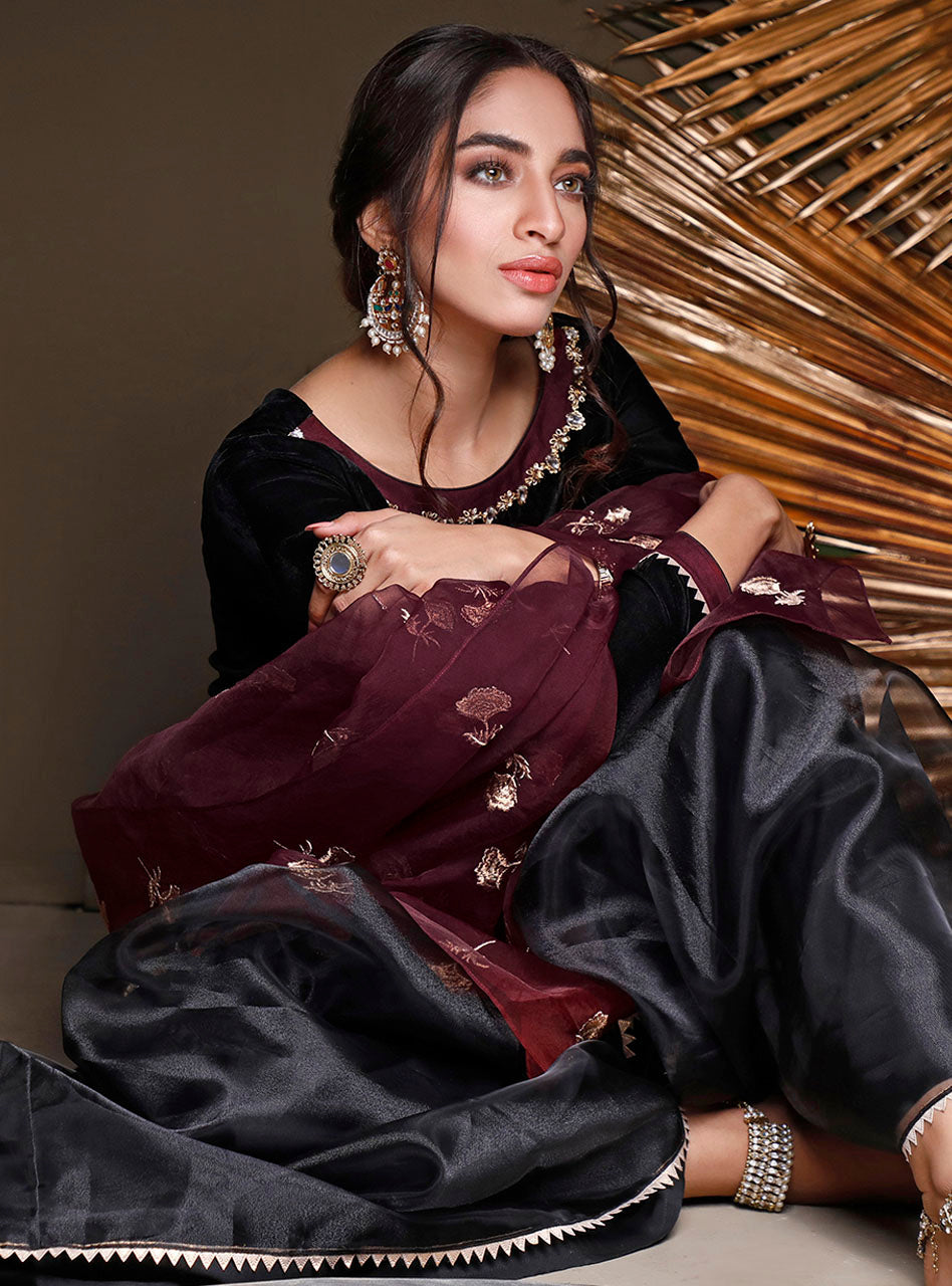 Zainab Chottani | Semi Formals | BLACKOUT BURGUNDY