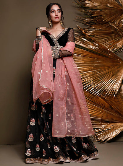 Zainab Chottani | Semi Formals | PERIDOT JET