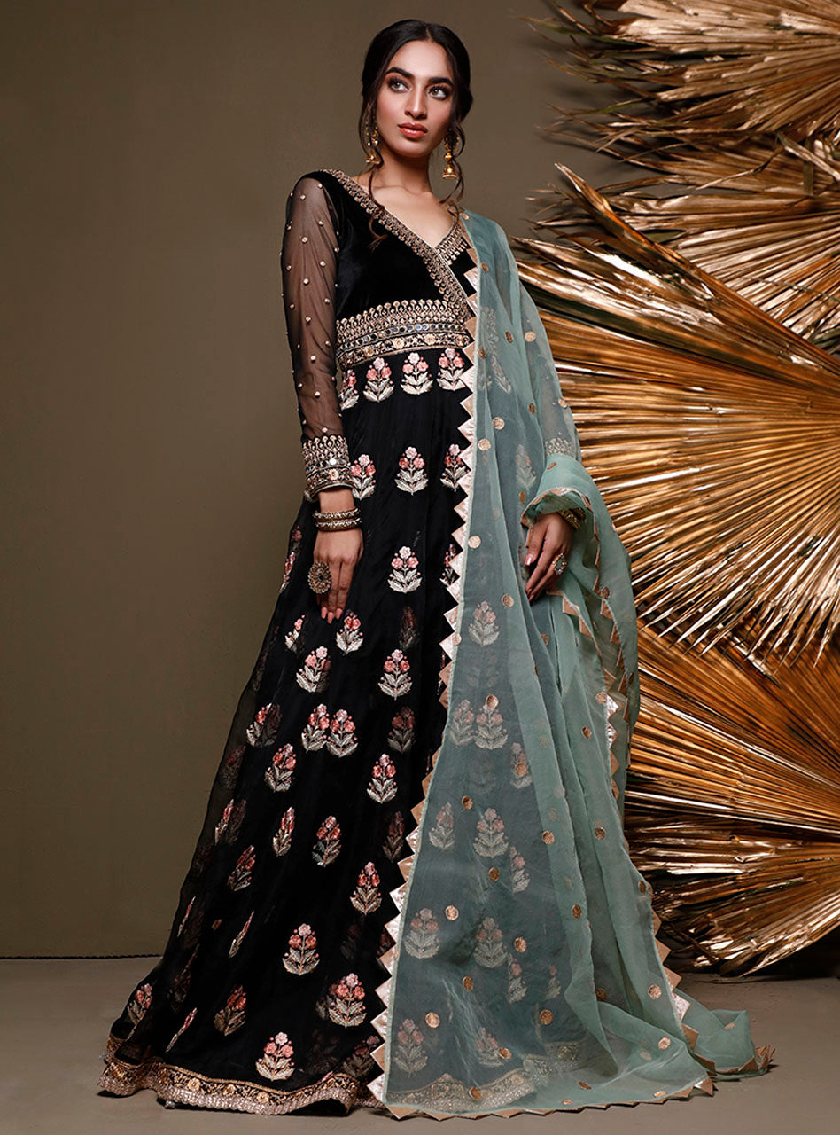 Zainab Chottani | Semi Formals | PERIDOT JET