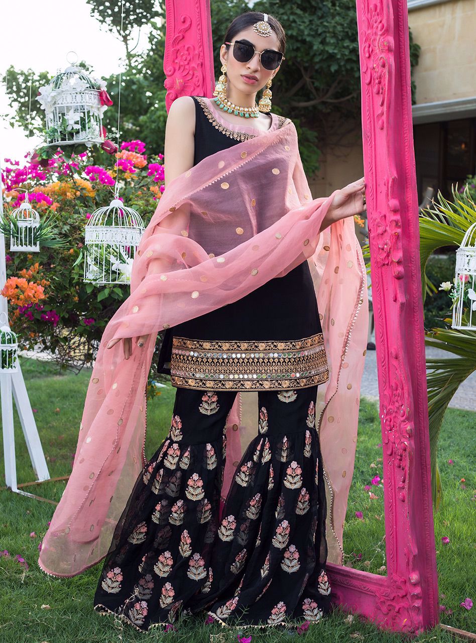 Zainab Chottani | Semi Formals | NAYAB