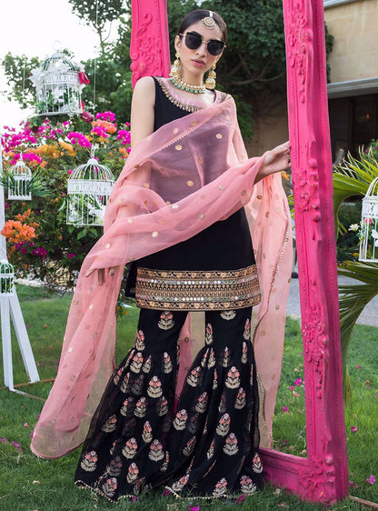 Zainab Chottani | Semi Formals | NAYAB