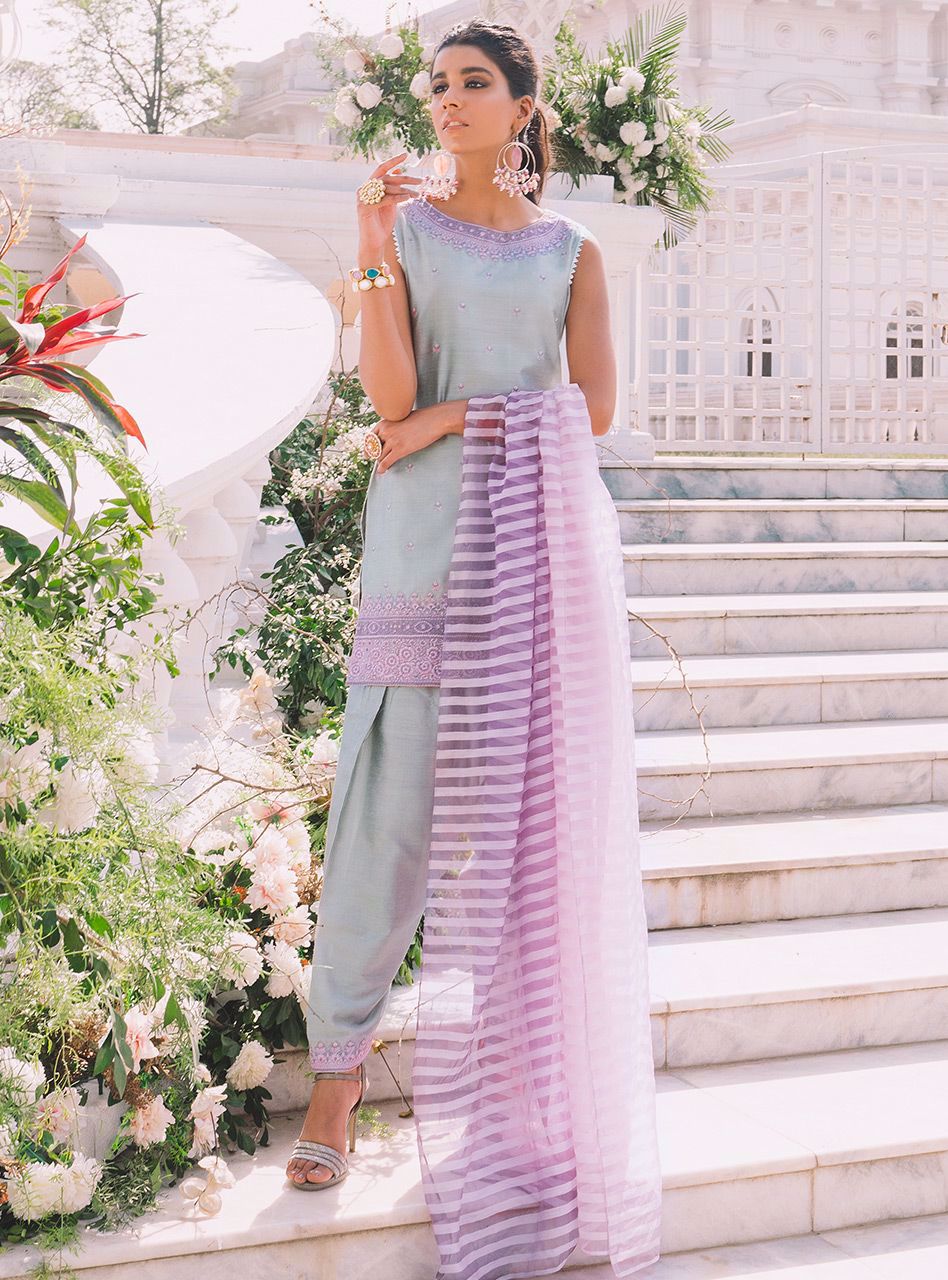 Zainab Chottani | Casual Pret | SMOKING IRIS