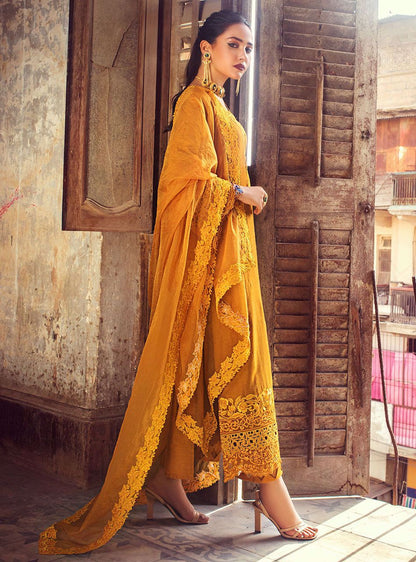 Zainab Chottani | Luxury Pret | MADE OF GOLD