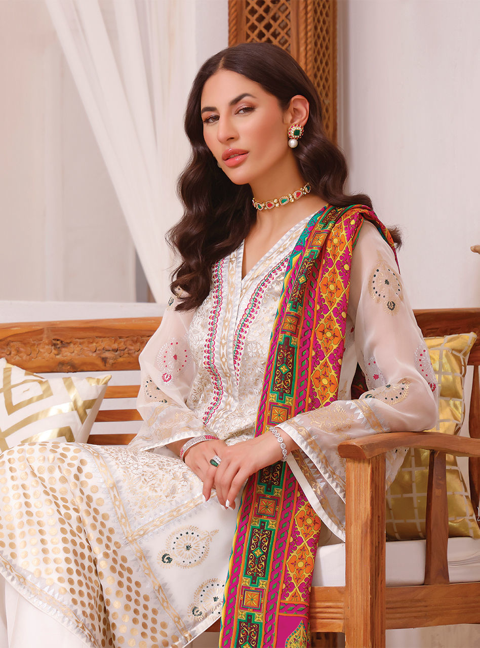 Zainab Chottani | Luxury Pret | MELODIC HUE