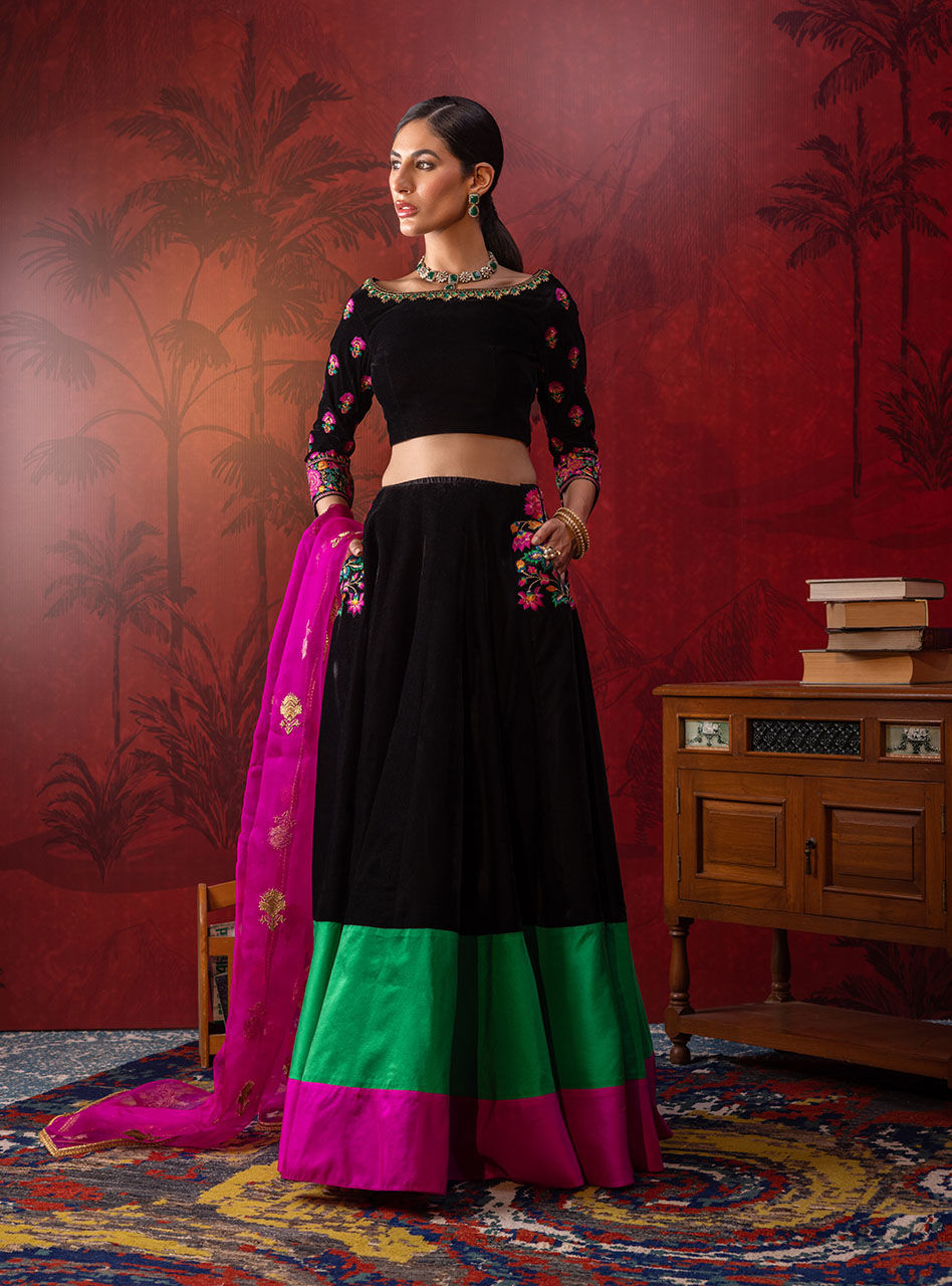 Zainab Chottani | Semi Formals | EZRA