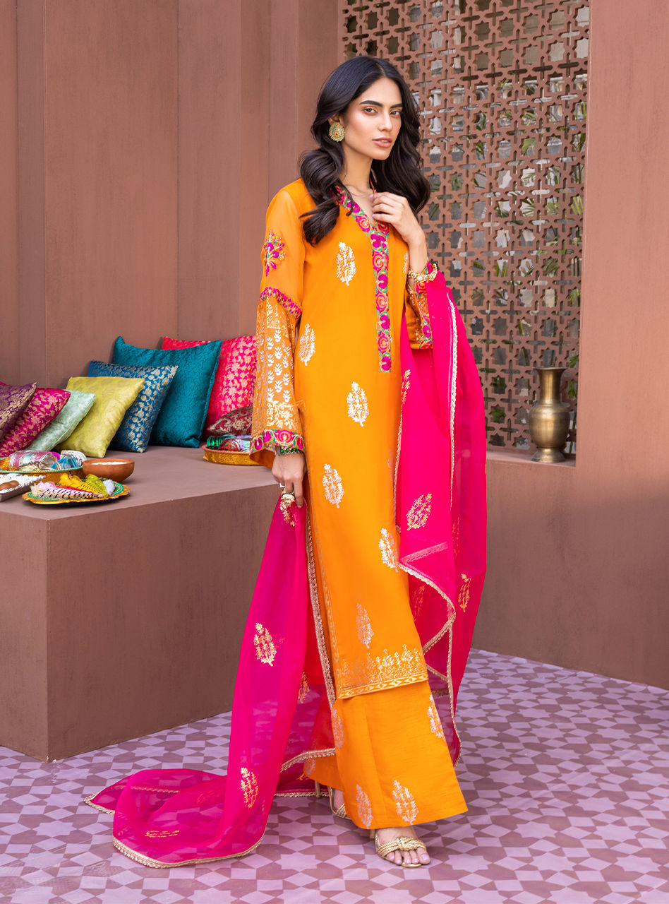 Zainab Chottani | Luxury Pret | NURAY