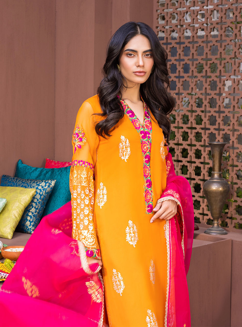 Zainab Chottani | Luxury Pret | NURAY