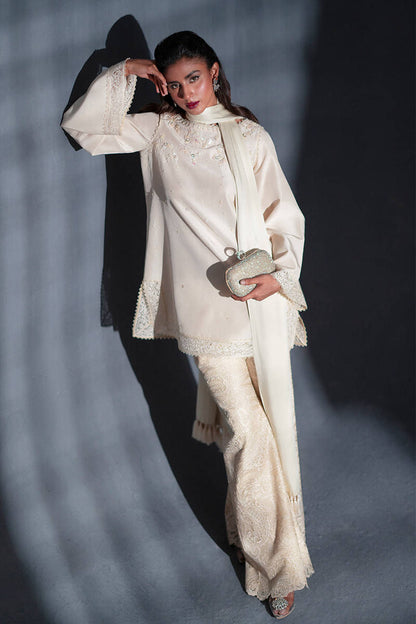 MNR | Chai Coffee Luxury Pret | Saffron Pearl