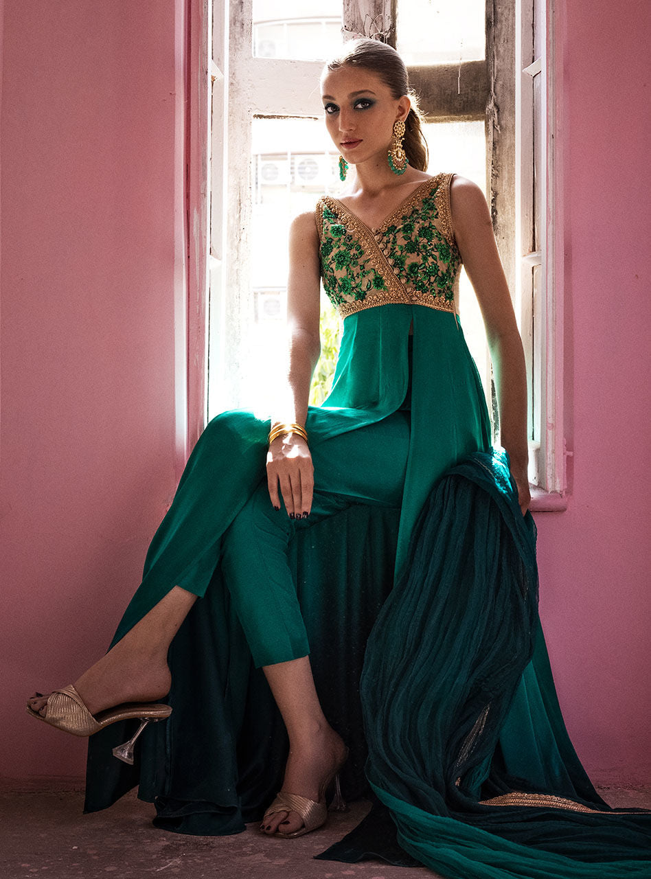 Zainab Chottani | Semi Formals | ABURN GLAZE