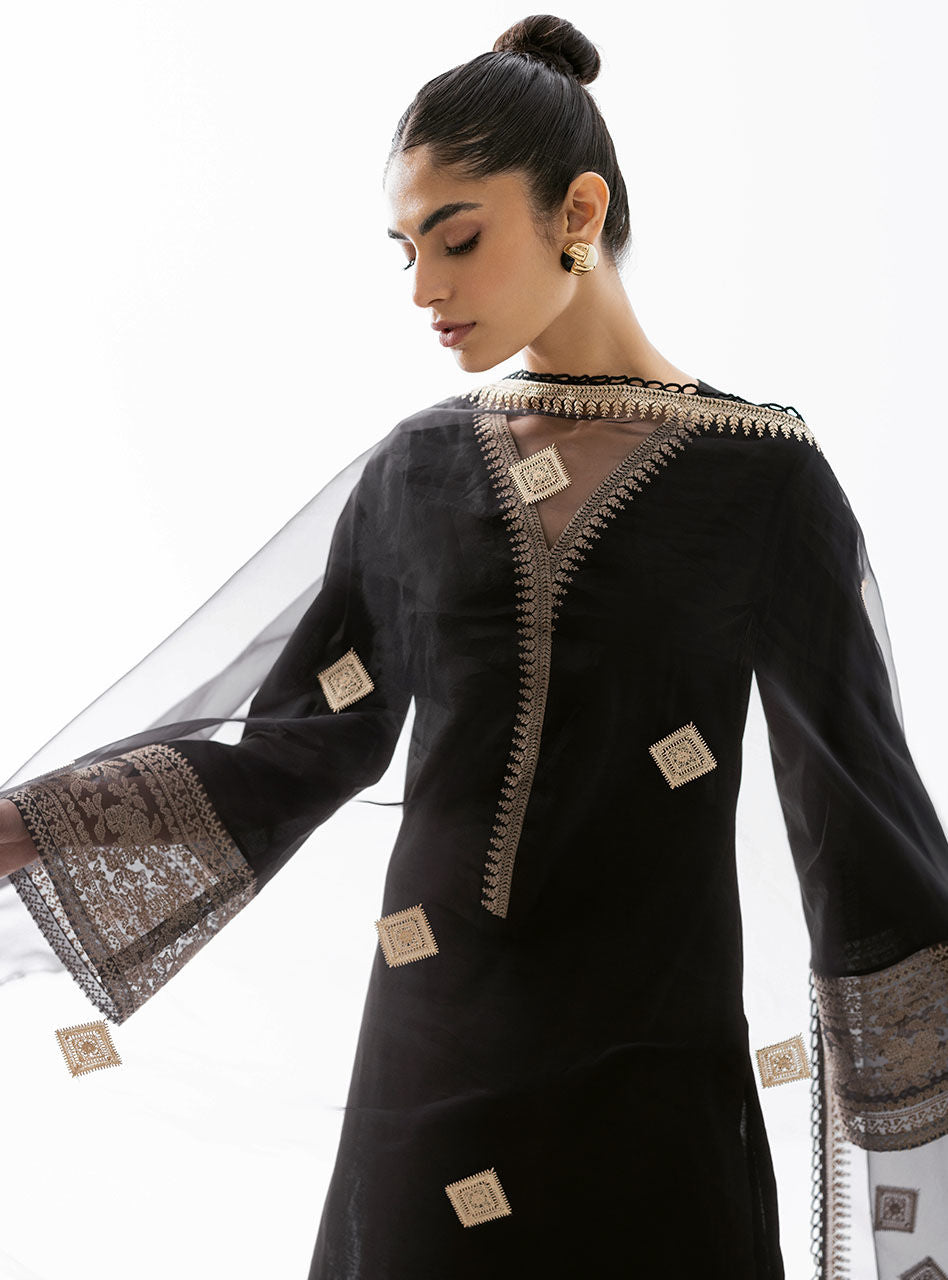 Zainab Chottani | Casual Pret | DARK DOVE