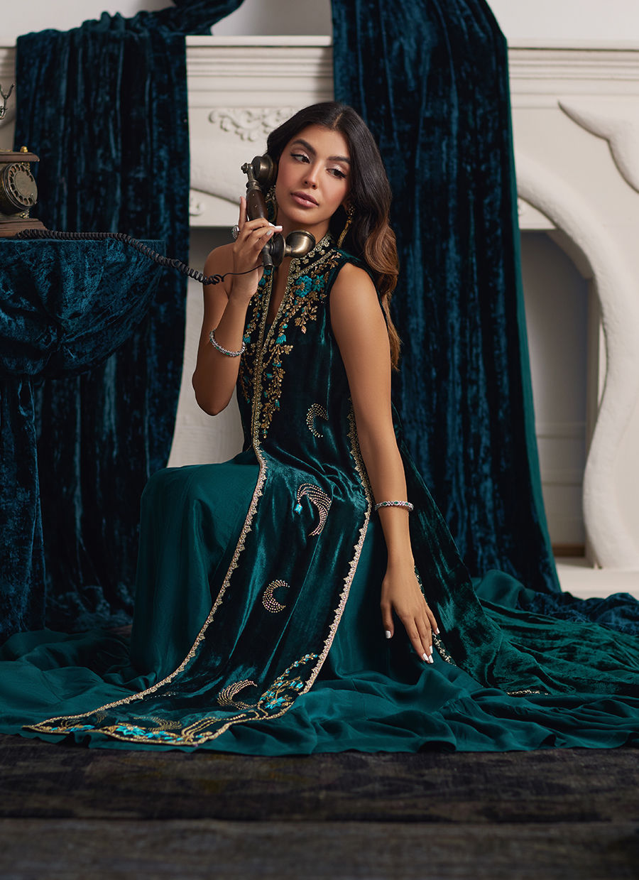 Farah Talib Aziz | Velvets The After Party | ORMAIE EMERALD SHIRT AND PANELLED DRESS JACKET