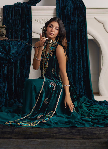 Farah Talib Aziz | Velvets The After Party | ORMAIE EMERALD SHIRT AND PANELLED DRESS JACKET