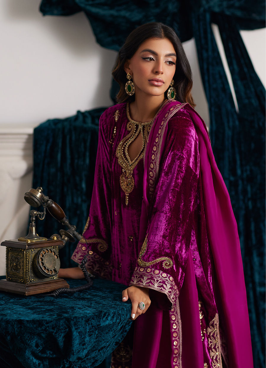 Farah Talib Aziz | Velvets The After Party | EMILI VELVET SHIRT AND DUPATTA