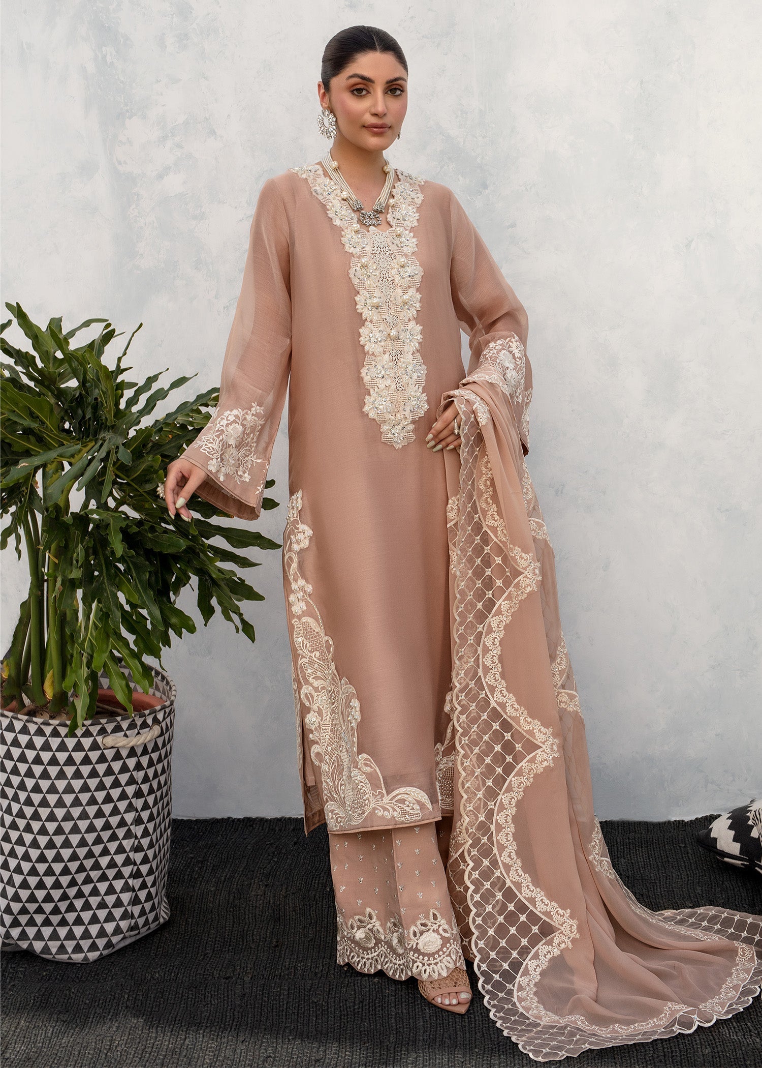 Saira Shakira | Aurelia Pret 24 | Eloise