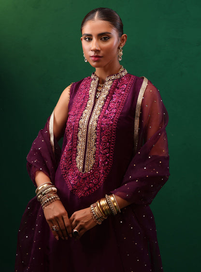 Zainab Chottani | Semi Formals | AMYRA