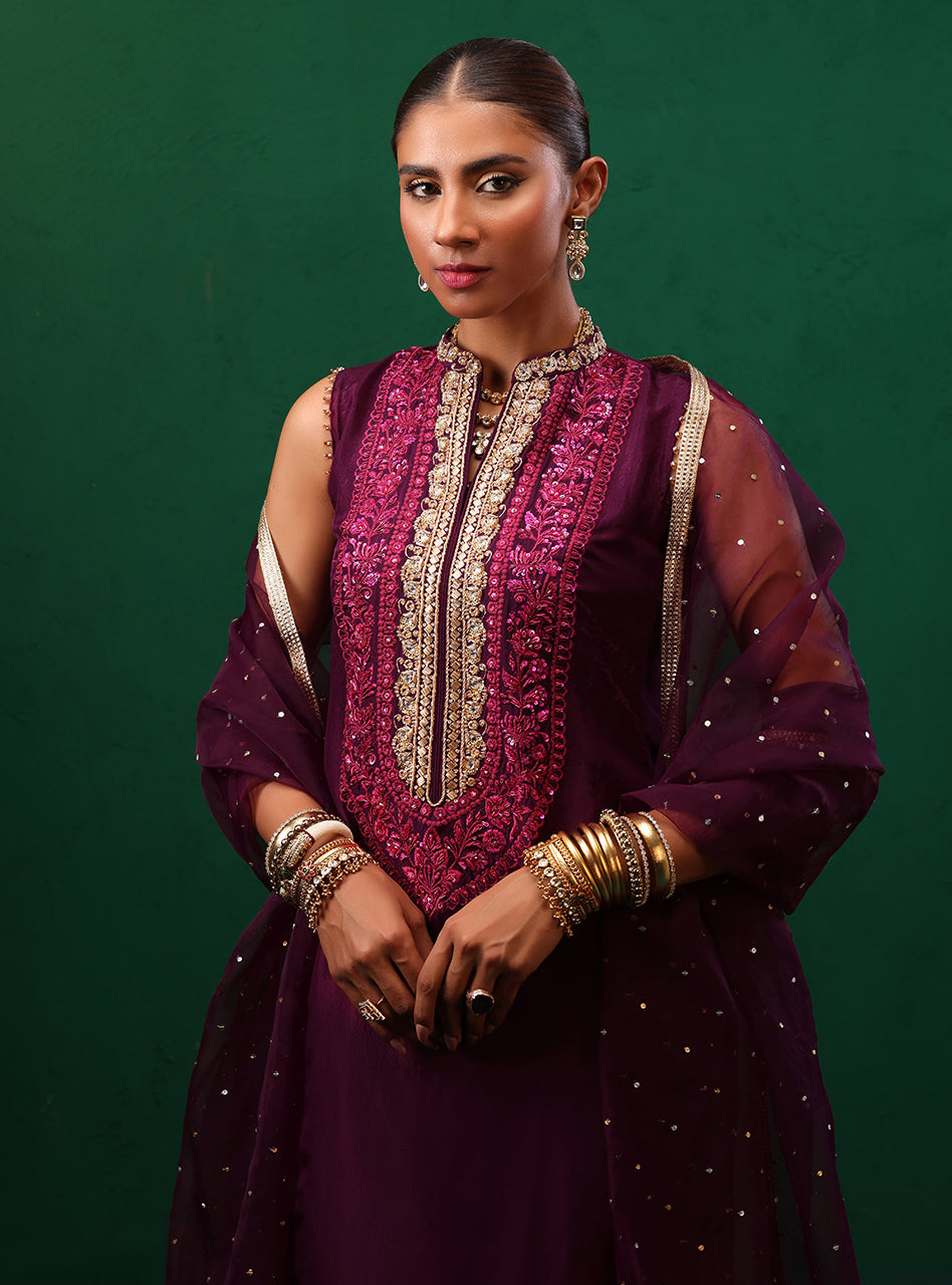 Zainab Chottani | Semi Formals | AMYRA