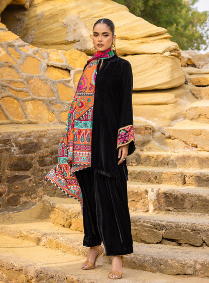 Zainab Chottani | Luxury Pret | LARAH