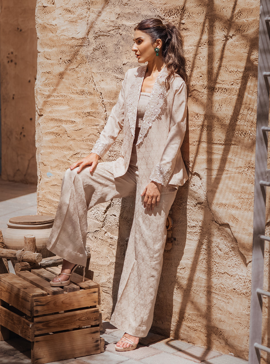 Zainab Chottani | Semi Formals | GOLD SCINTILLANT