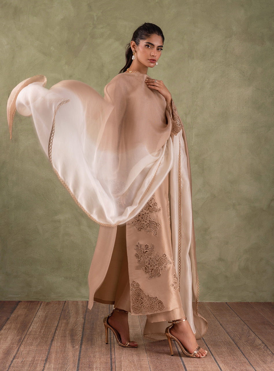 Zainab Chottani | Luxury Pret | CORAL CHAMPAGNE