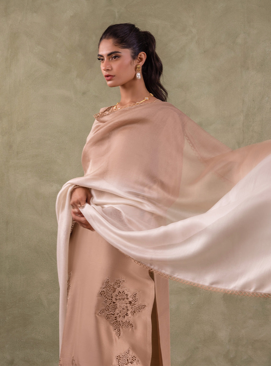 Zainab Chottani | Luxury Pret | CORAL CHAMPAGNE