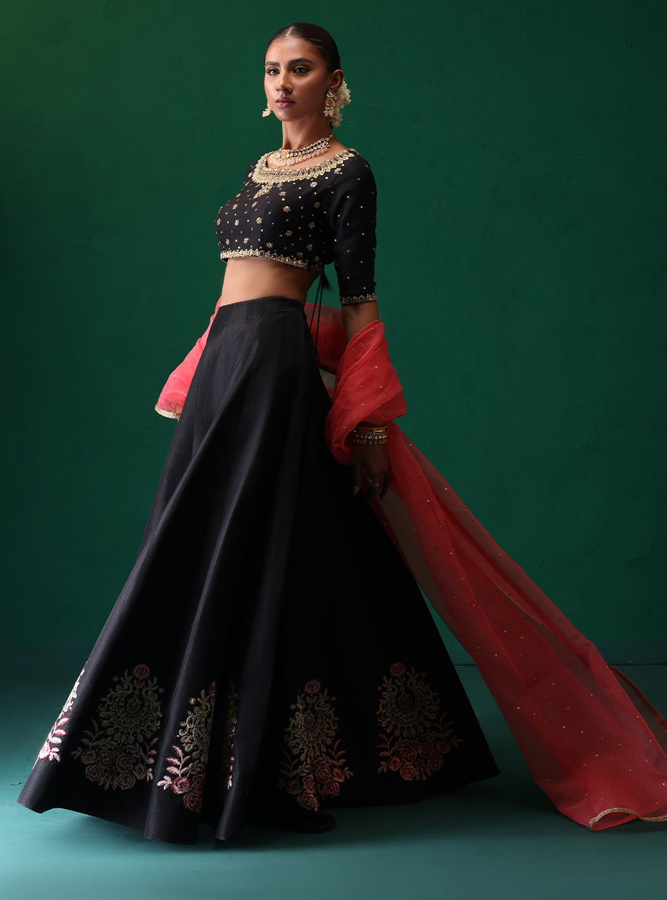 Zainab Chottani | Semi Formals | ARASIH