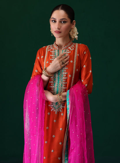 Zainab Chottani | Semi Formals | GULNOOR