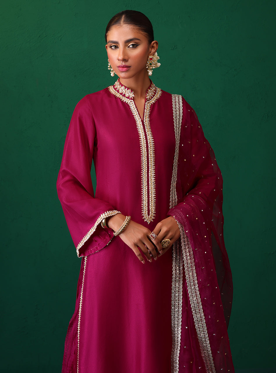 Zainab Chottani | Semi Formals | RAIHA