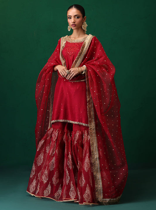 Zainab Chottani | Semi Formals | EELAH